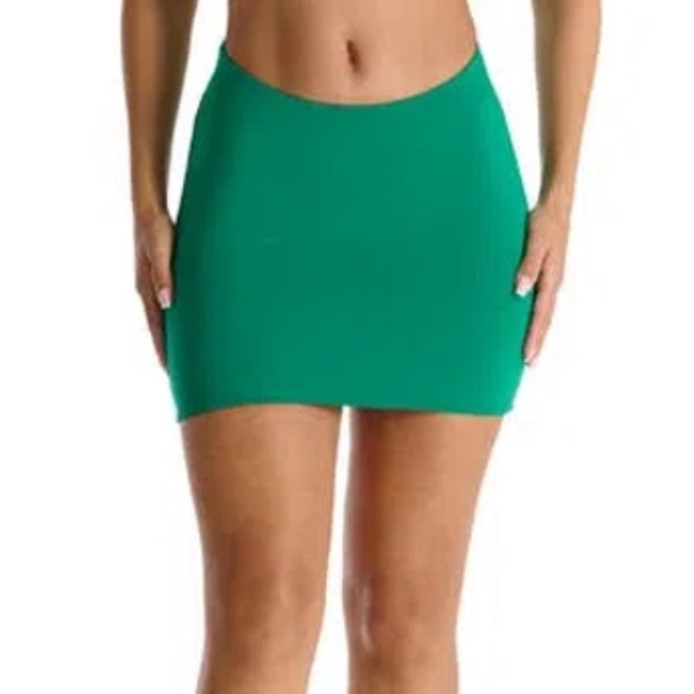NAKED WARDROBE Scoop Waist Miniskirt in Kelly Green